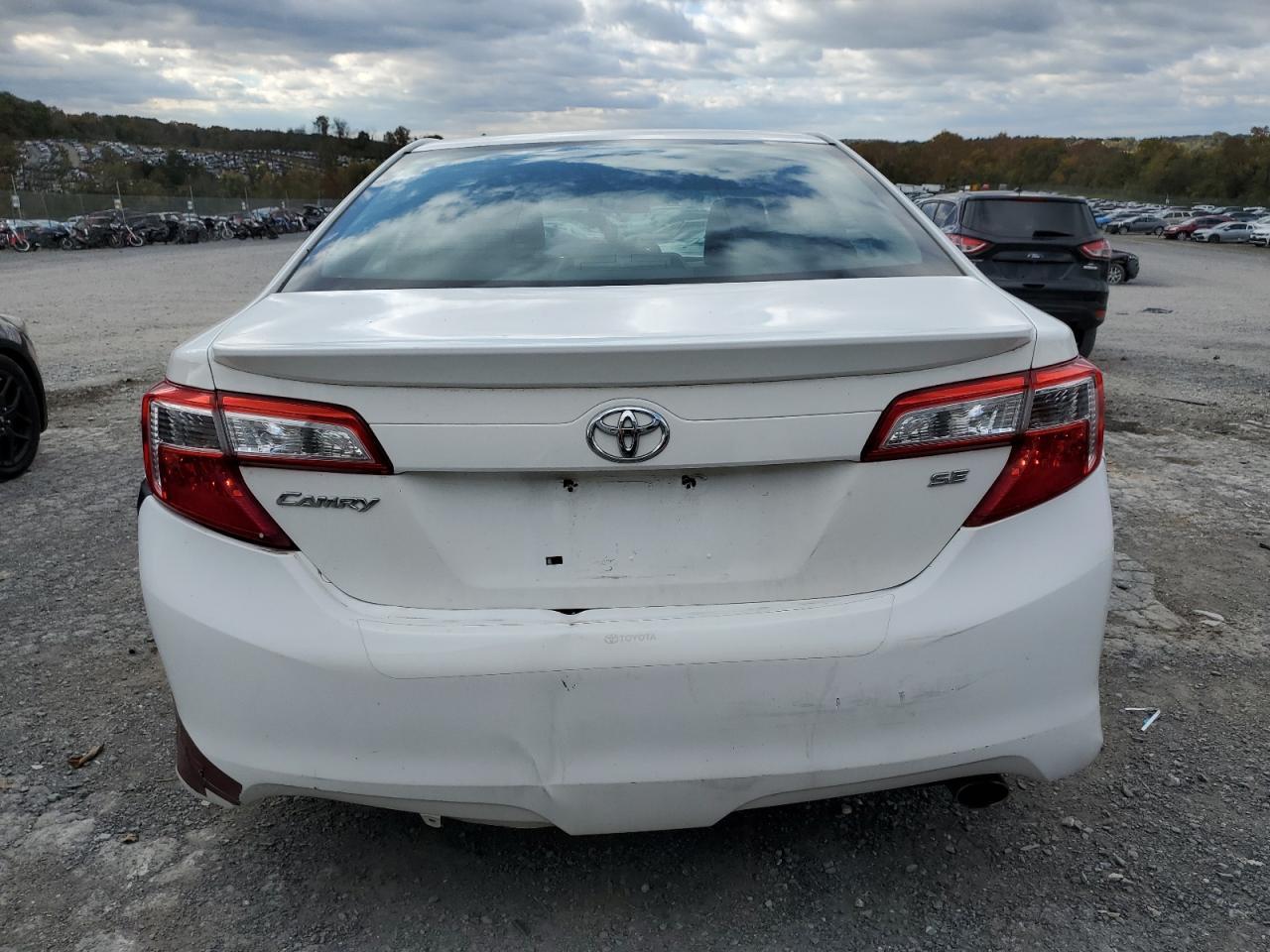 2014 Toyota Camry L - Фото 6