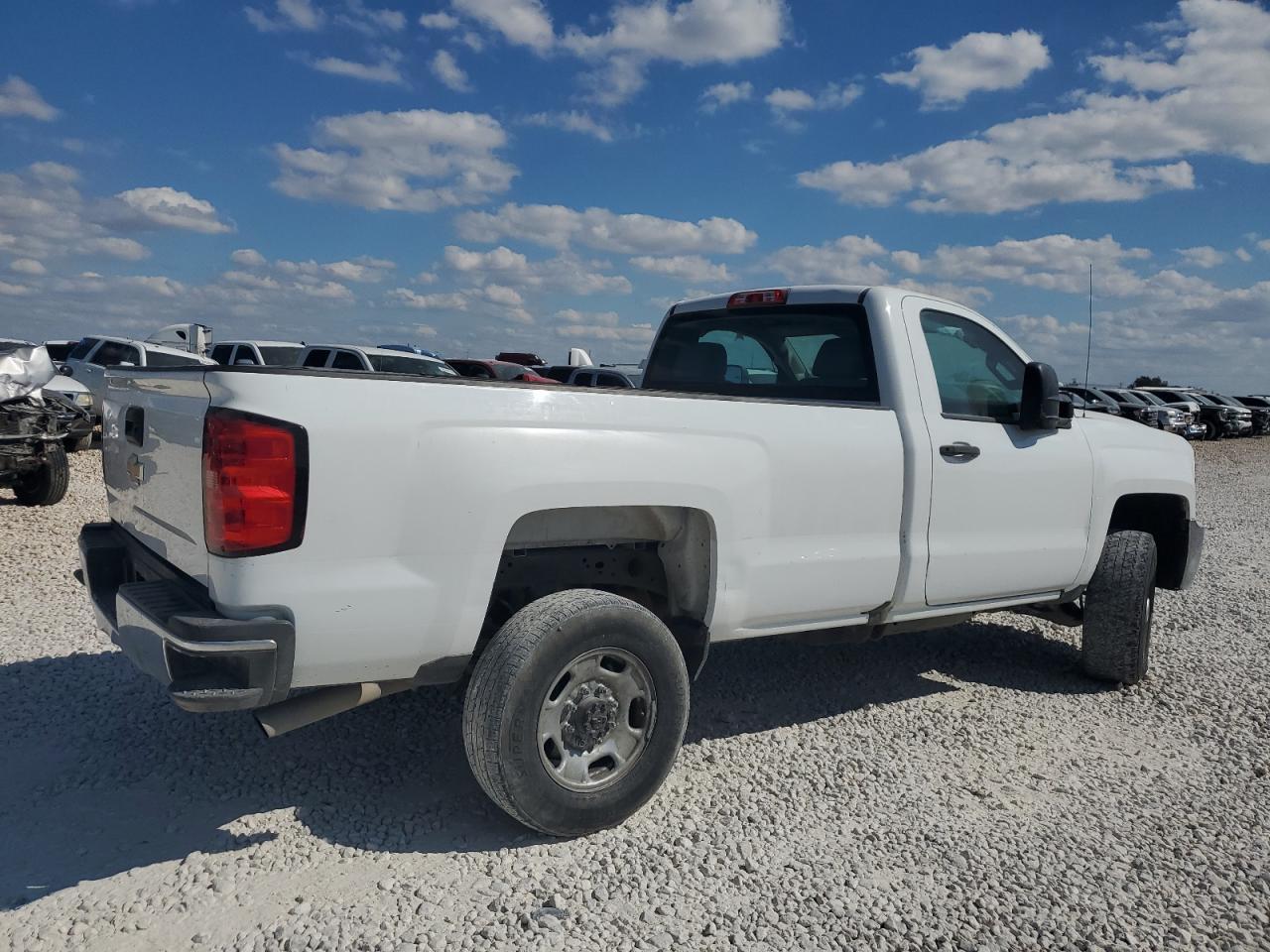2018 Chevrolet Silverado C2500 Heavy Duty - Image 3