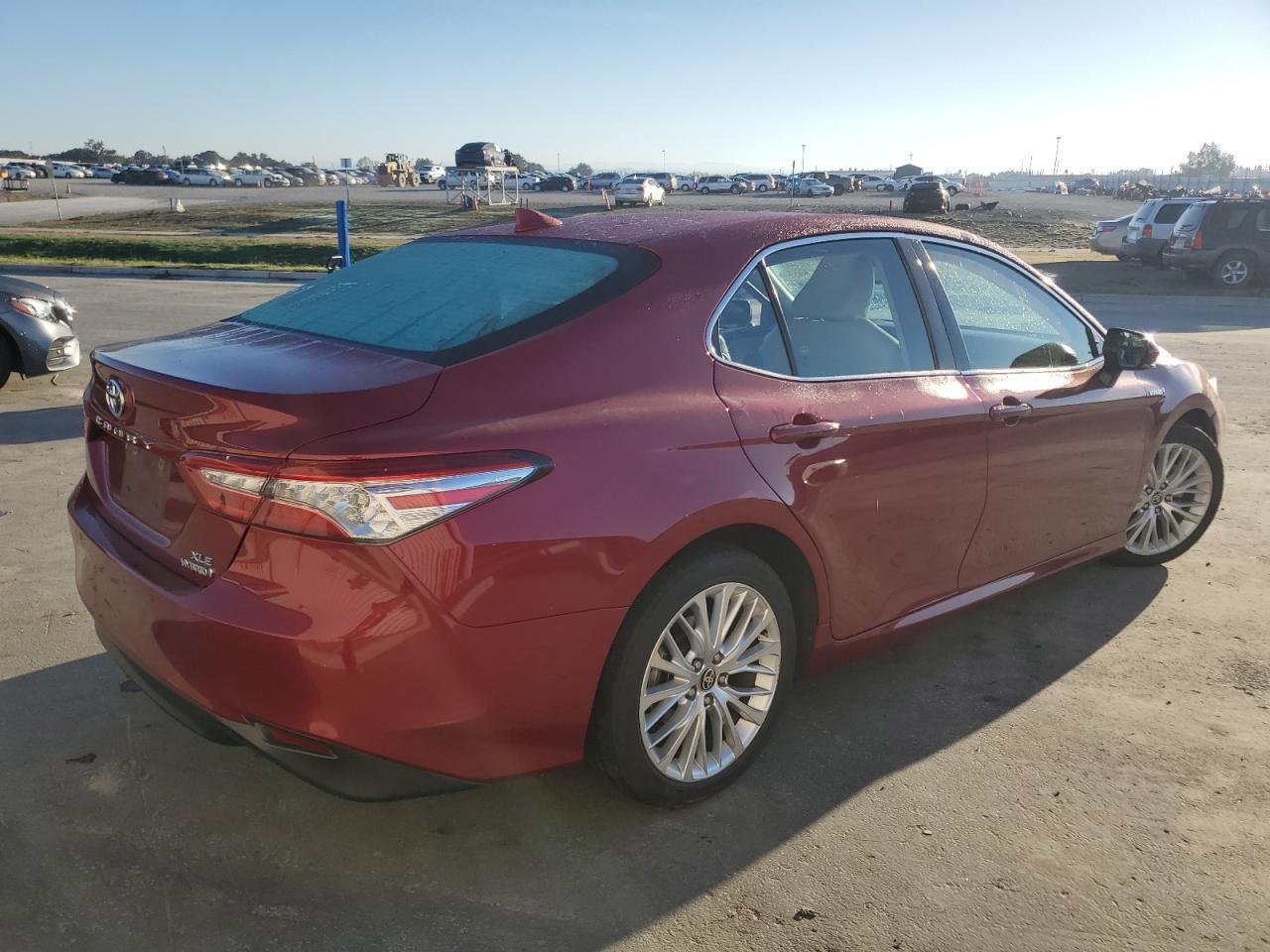 2020 Toyota Camry Xle - Фото 3