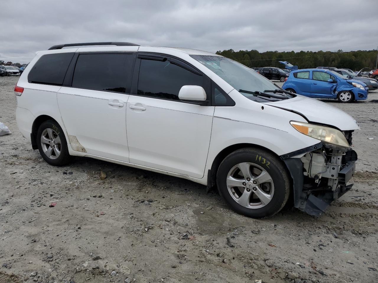 2011 Toyota Sienna Le - Фото 4