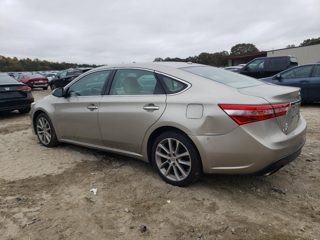 2014 Toyota Avalon Base - Image 2
