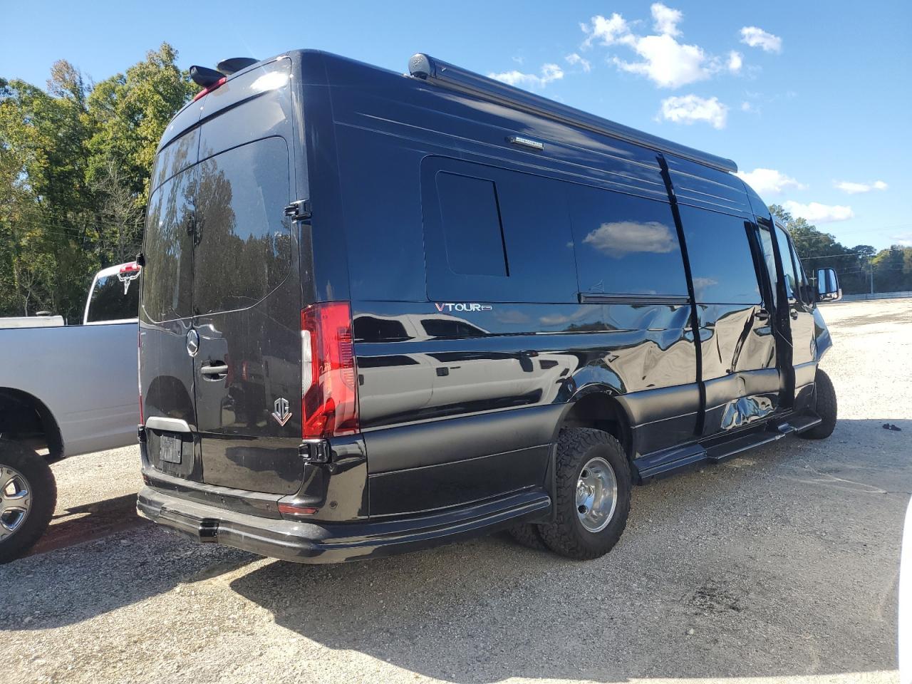 2024 Mercedes-Benz Sprinter 3500 - Image 3