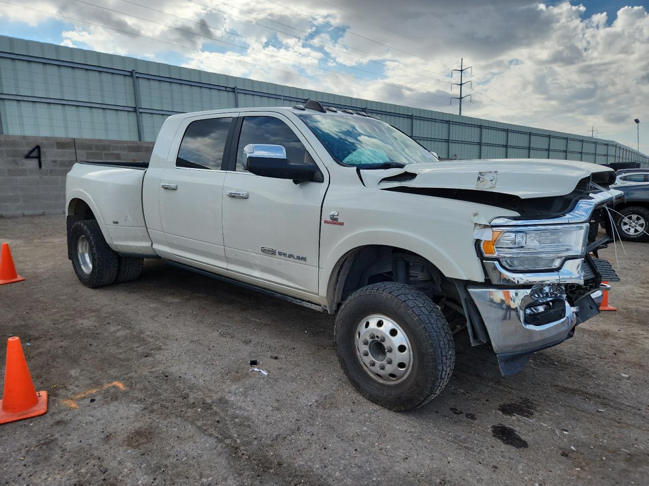 2022 Ram 3500 Longhorn - Фото 4