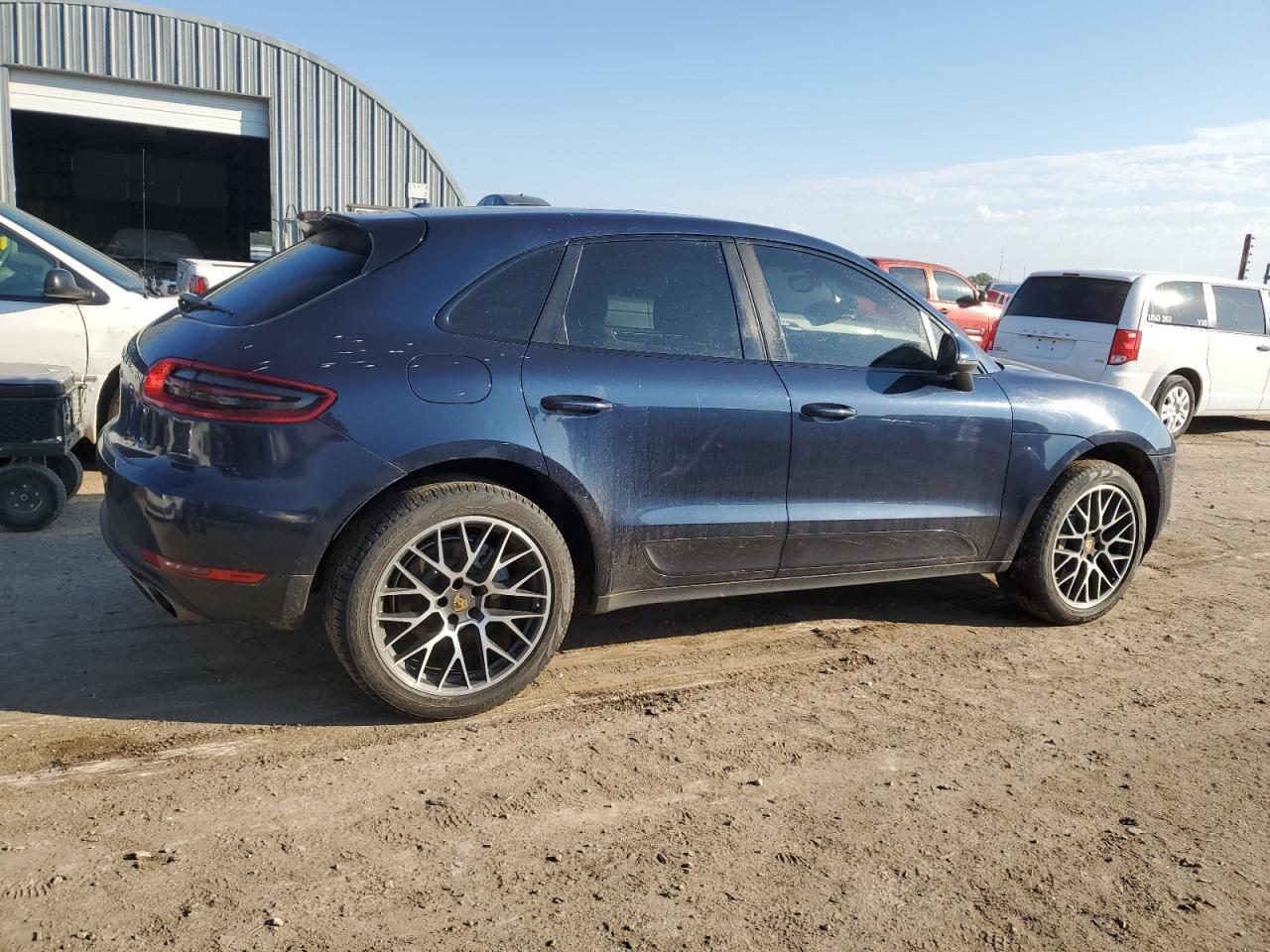2016 Porsche Macan S - Image 3
