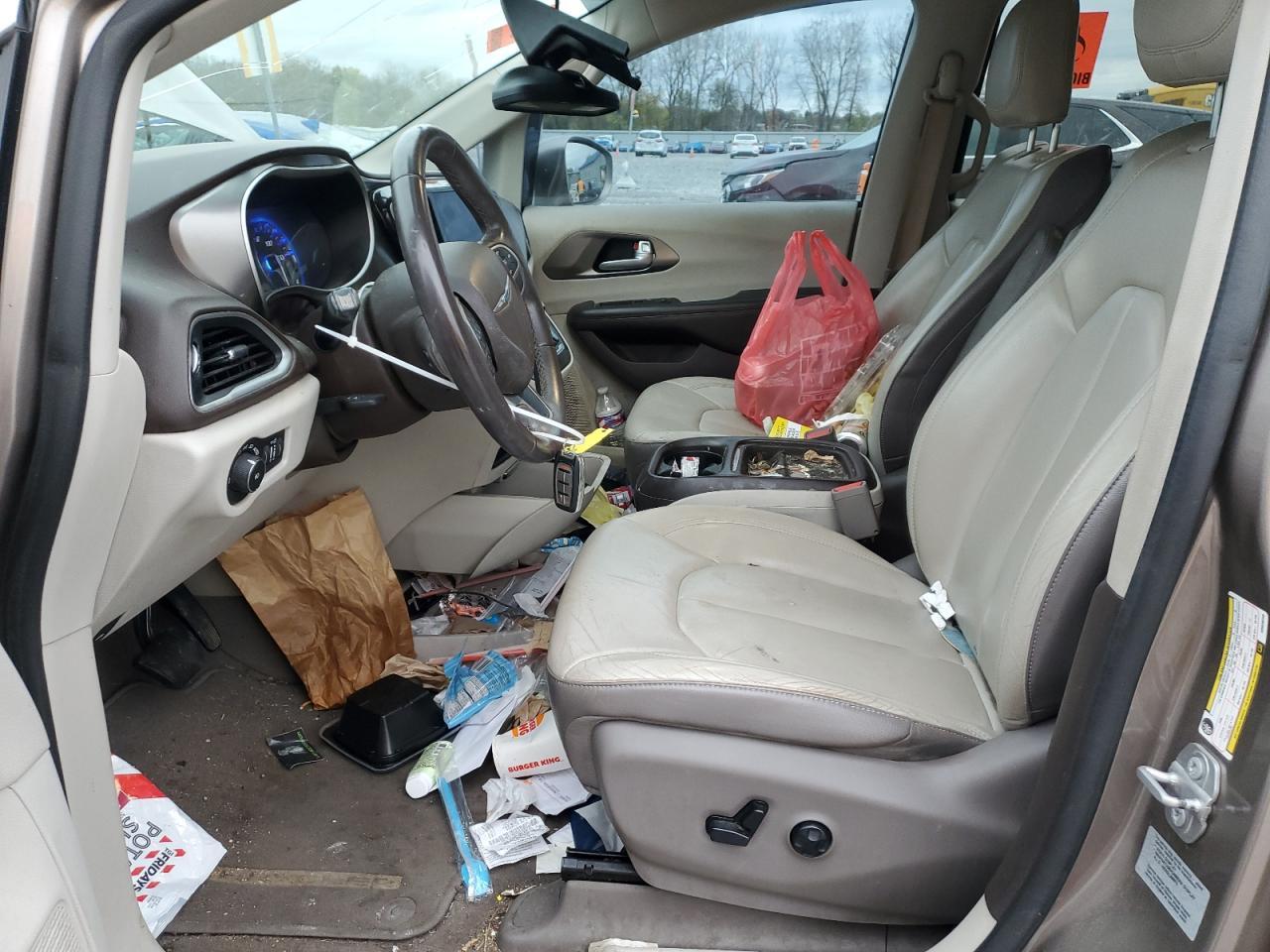 2017 Chrysler Pacifica Touring L - Image 7