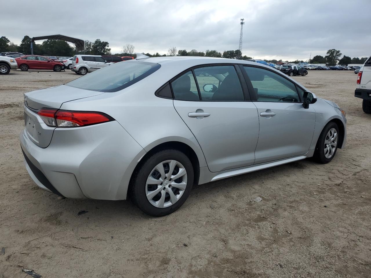 2022 Toyota Corolla Le - Фото 3