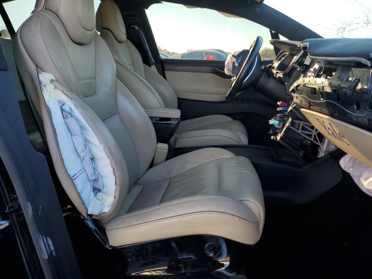 2016 Tesla Model X - Фото 7