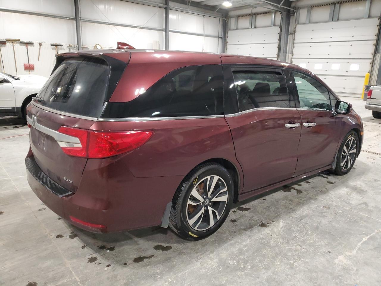 2018 Honda Odyssey Elite - Image 3