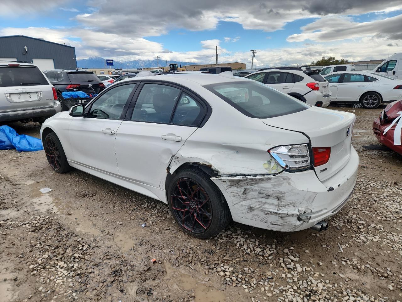 2013 BMW 328 Xi Sulev - Image 2