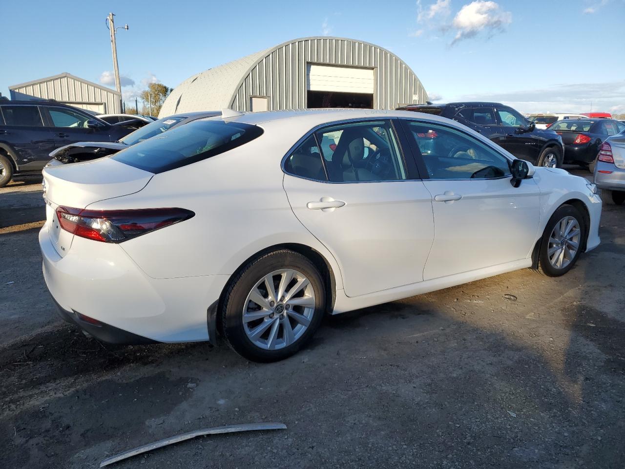 2024 Toyota Camry Le - Фото 3