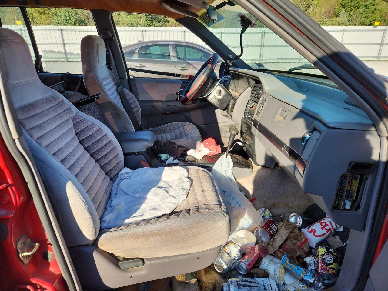 1994 Jeep Grand Cherokee Laredo - Image 7