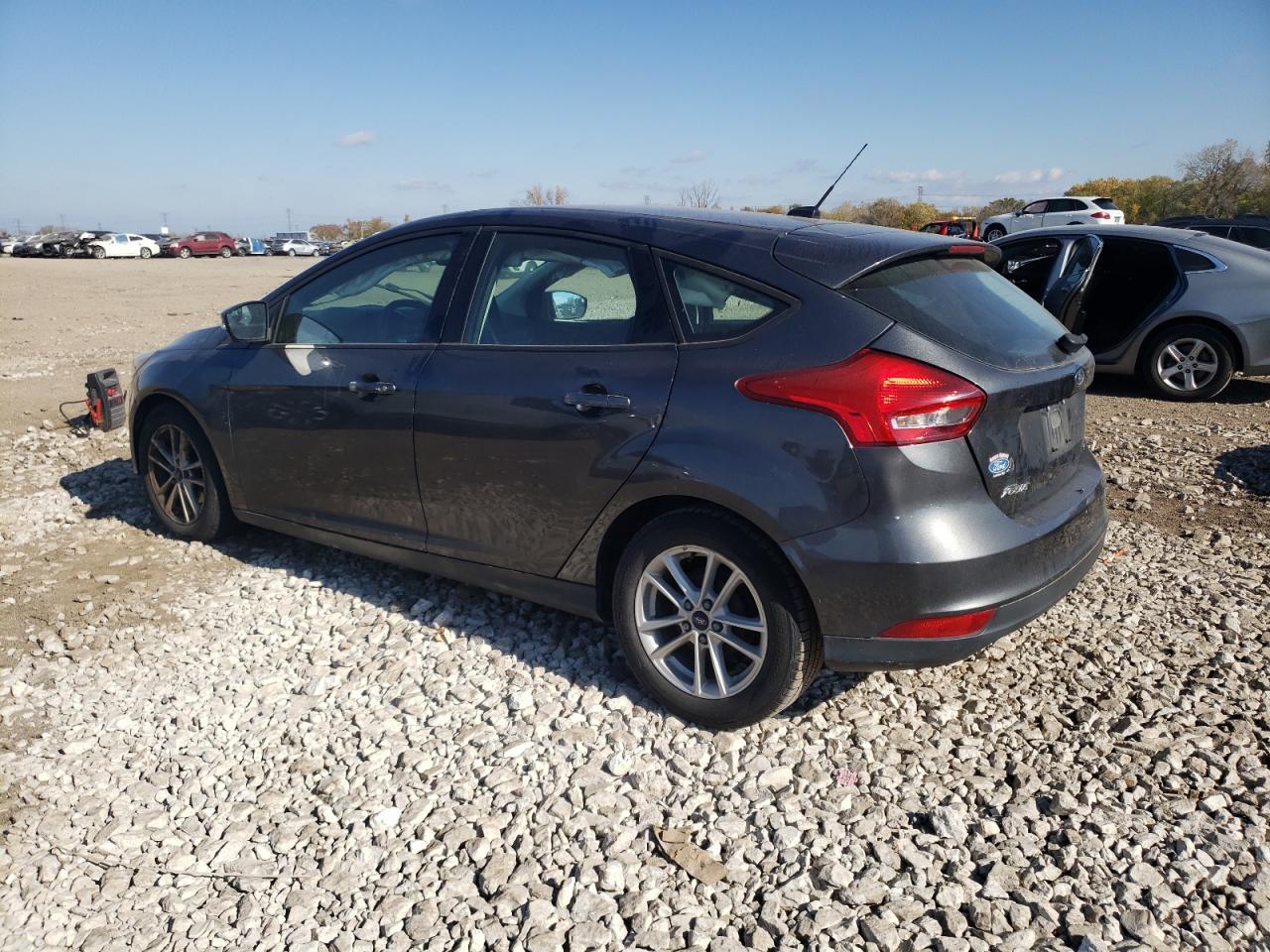 2017 Ford Focus Se - Image 2