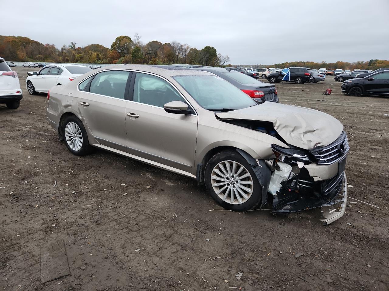 2016 Volkswagen Passat Se - Фото 4