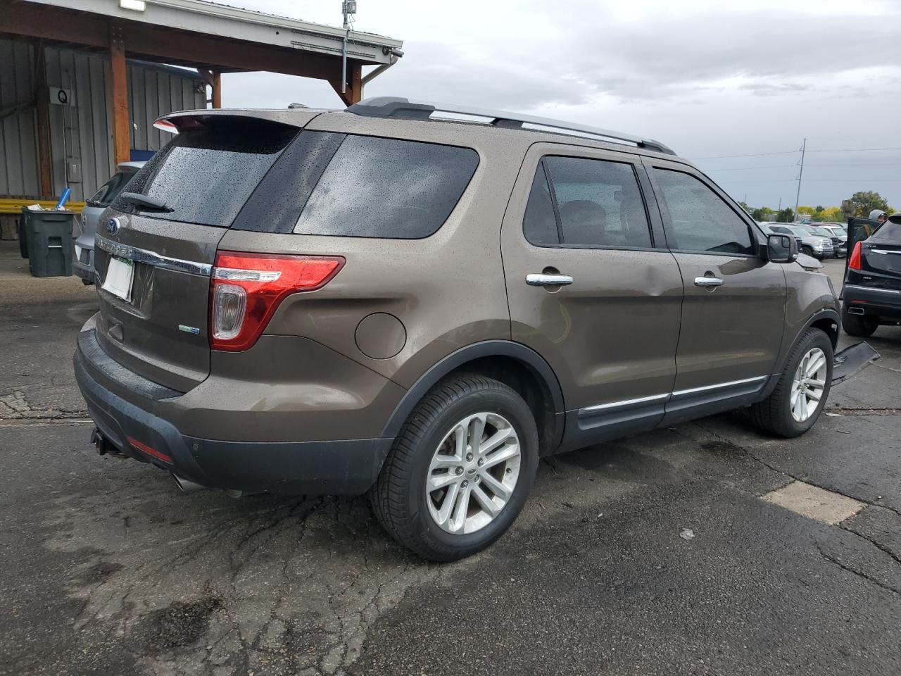2015 Ford Explorer Xlt - Image 3