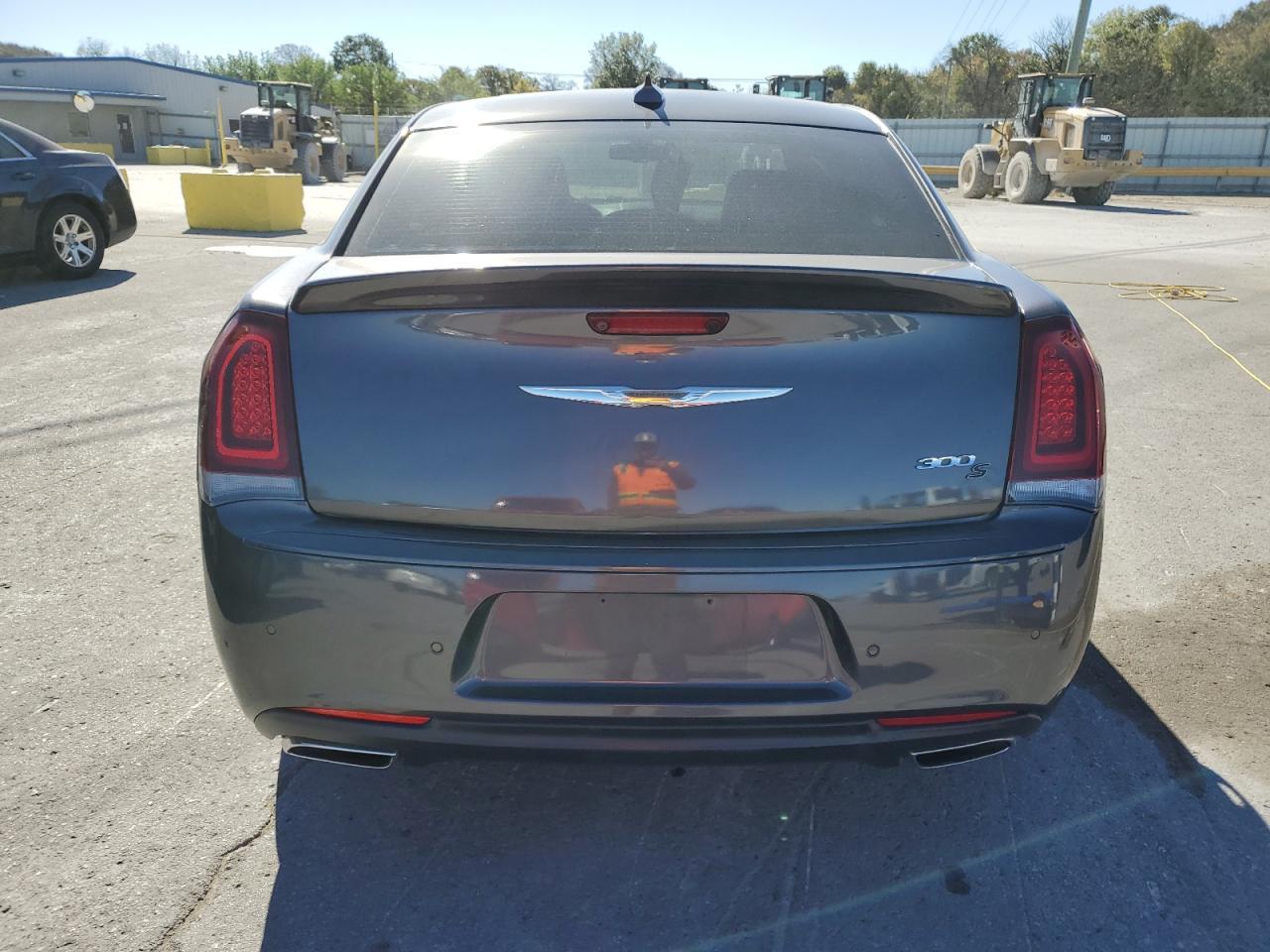 2019 Chrysler 300 S - Image 6