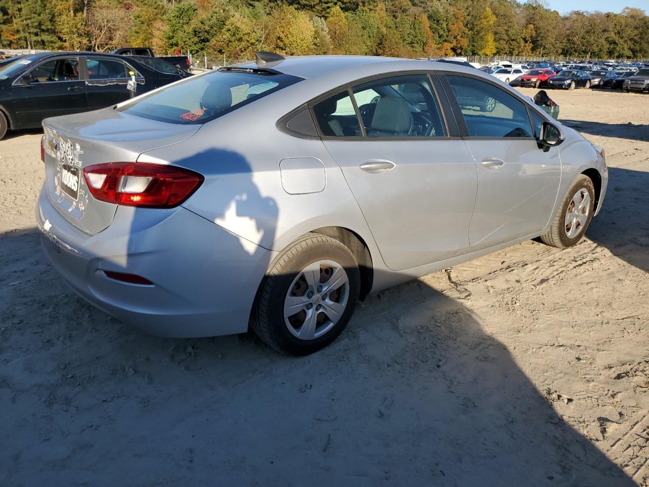 2018 Chevrolet Cruze Ls - Фото 3