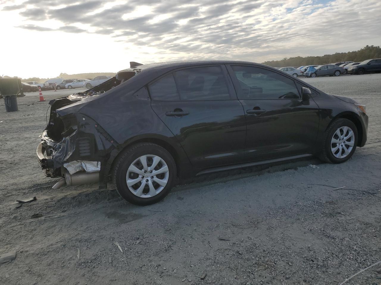 2022 Toyota Corolla Le - Image 3