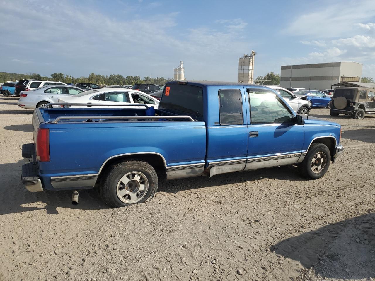 1997 GMC Sierra 150 - Image 3