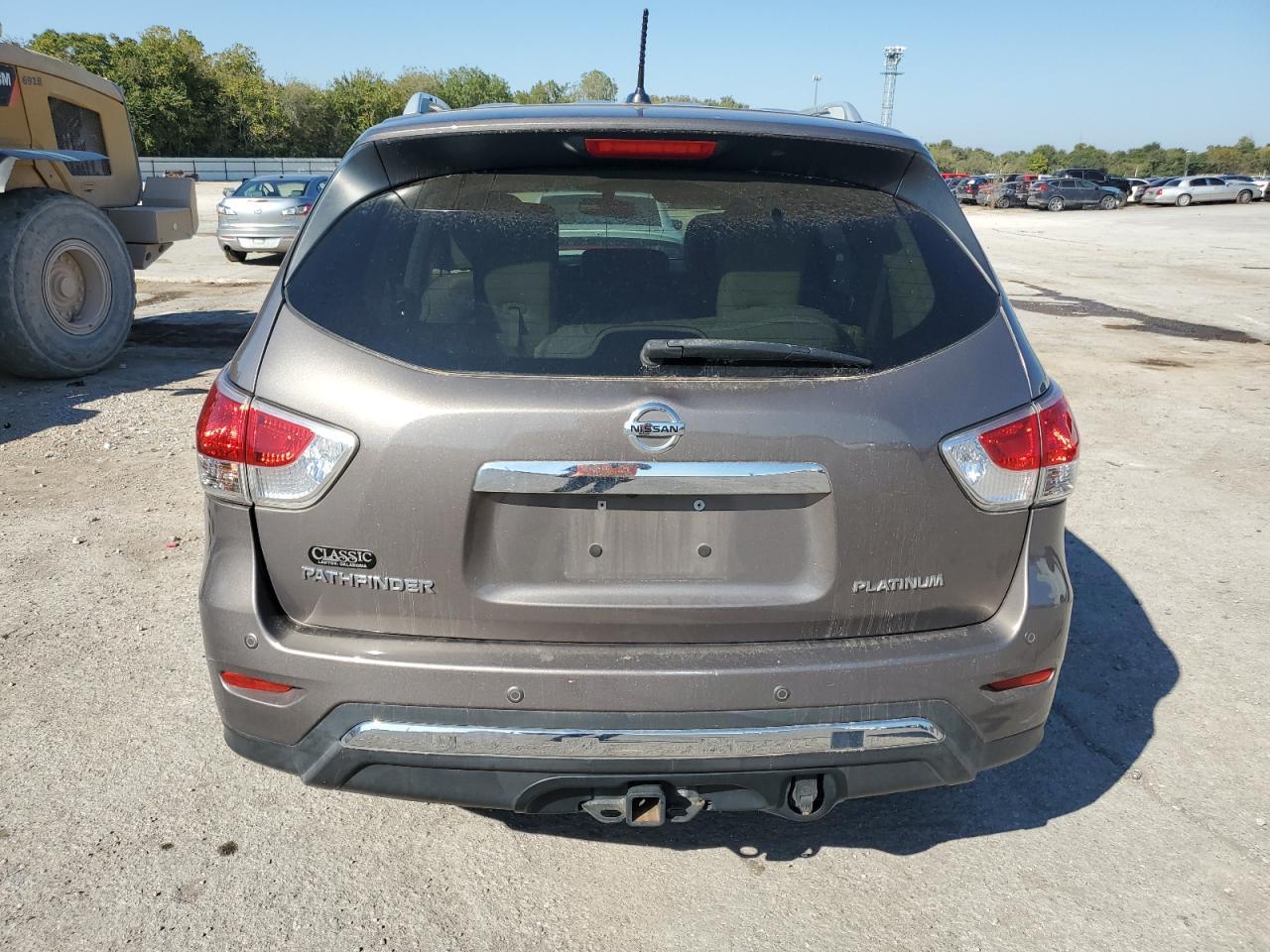 2014 Nissan Pathfinder S - Image 6