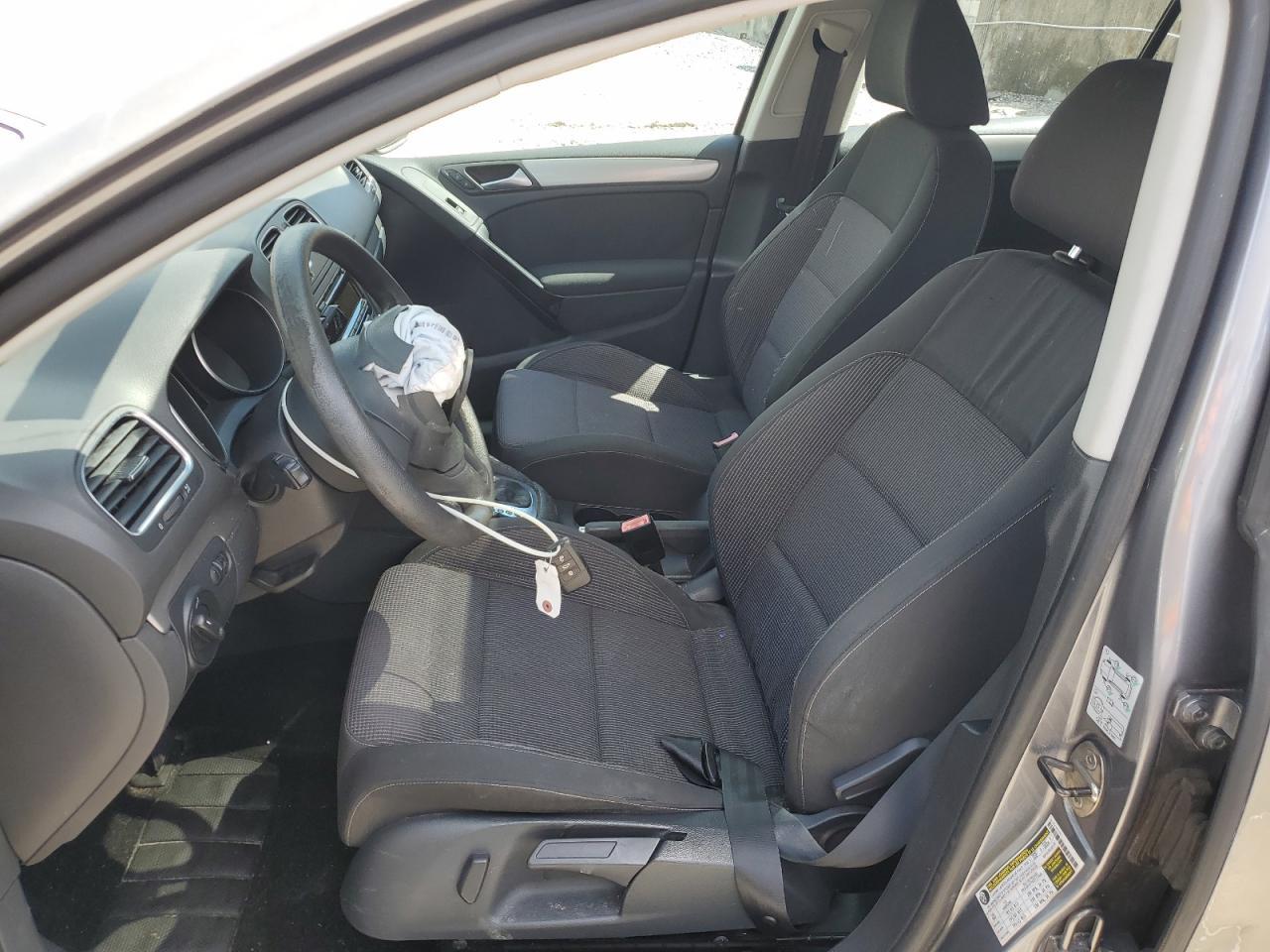 2011 Volkswagen Golf - Image 7