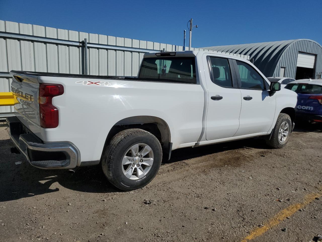 2021 Chevrolet Silverado K1500 - Фото 3
