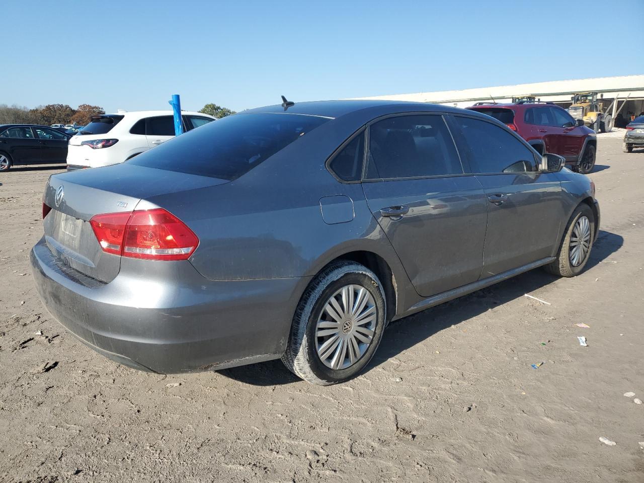 2015 Volkswagen Passat S - Фото 3