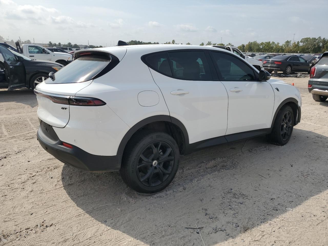 2024 Dodge Hornet Gt - Image 3