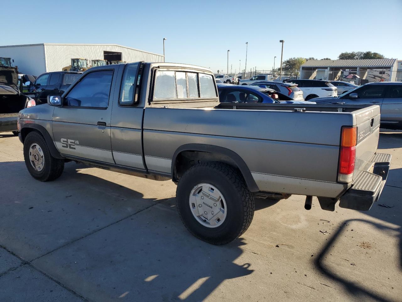 1988 Nissan D21 King Cab - Фото 2