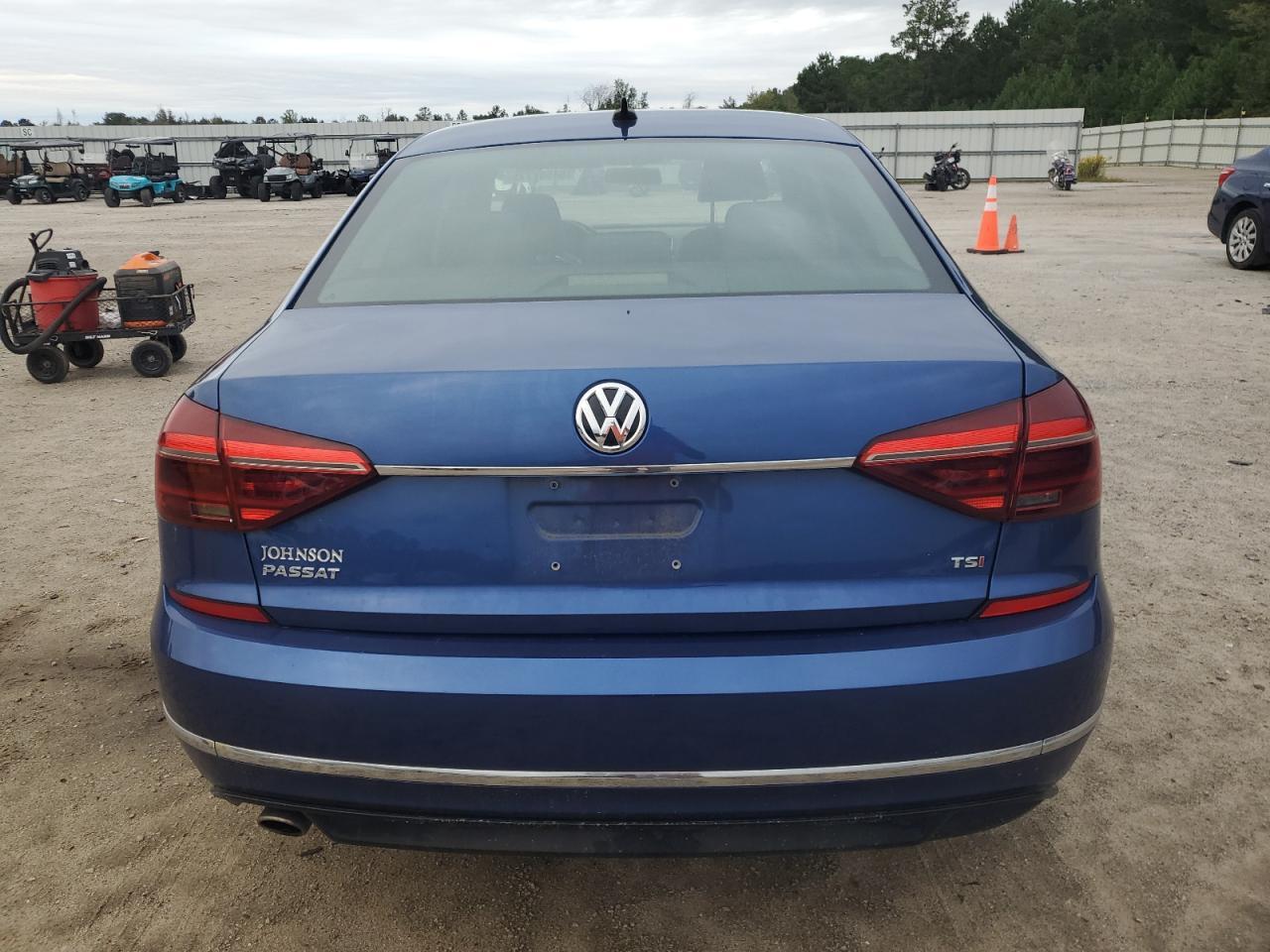 2017 Volkswagen Passat R-Line - Фото 6
