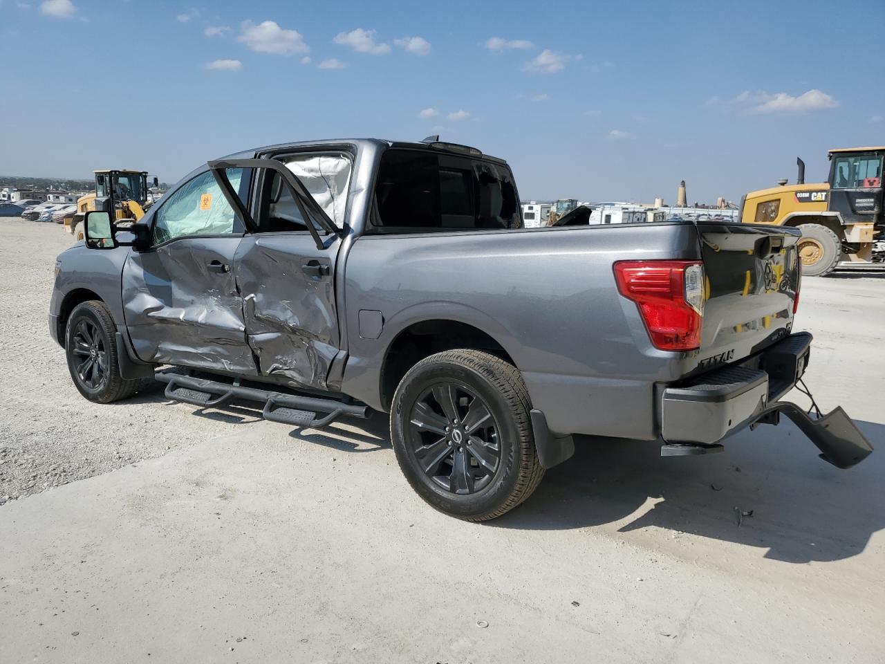 2023 Nissan Titan Sv - Image 2