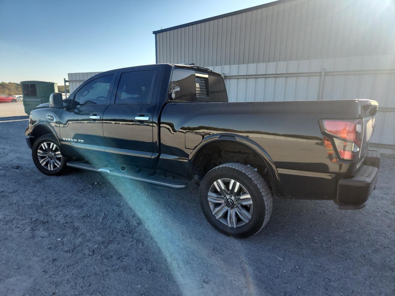 2024 Nissan Titan Crew - Фото 2
