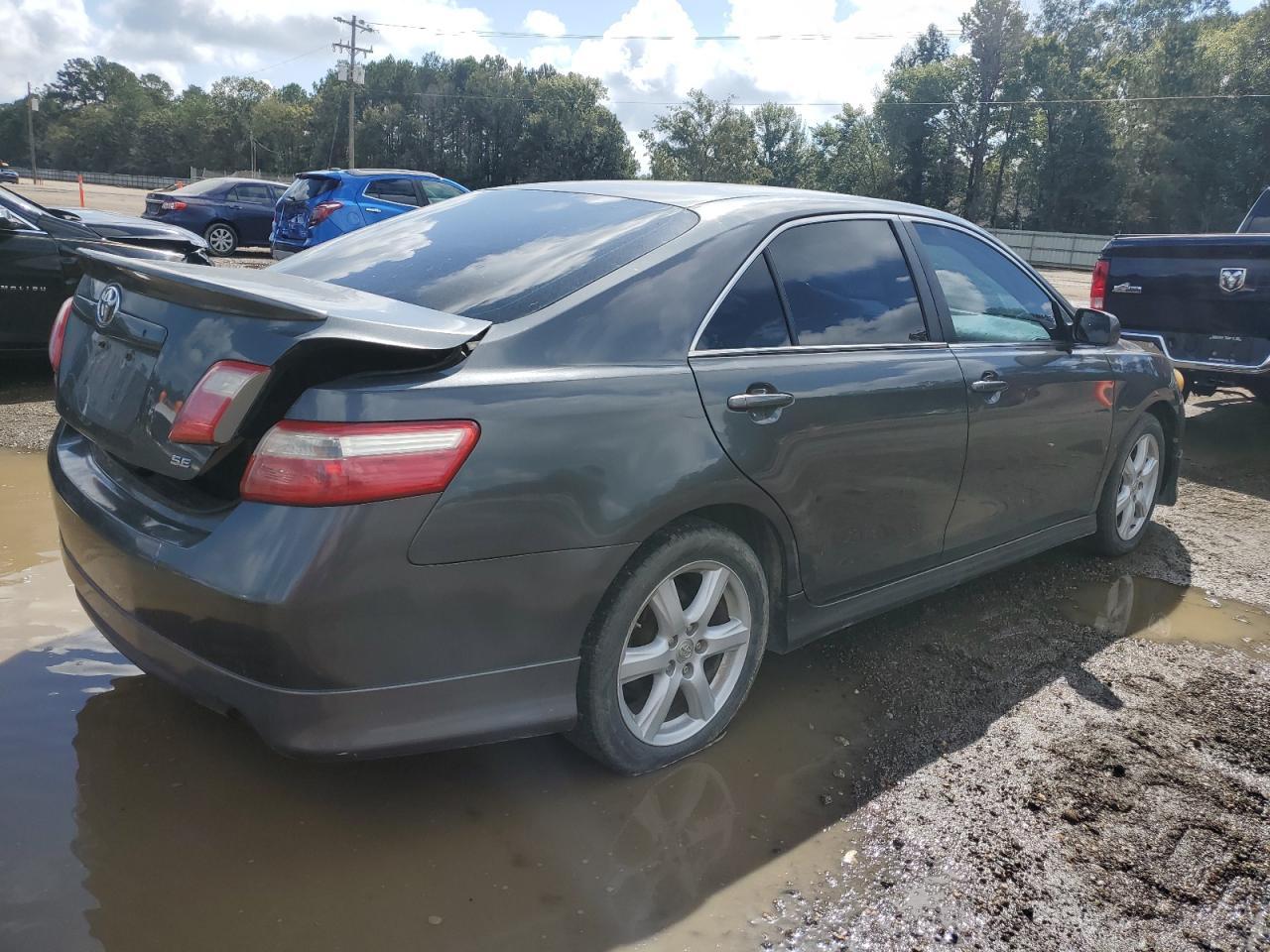 2008 Toyota Camry Le - Фото 3