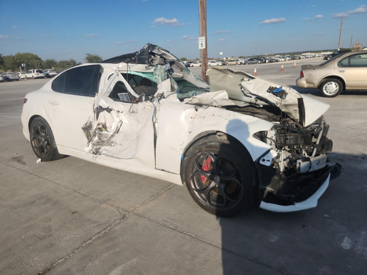 2017 Alfa Romeo Giulia Ti - Фото 4