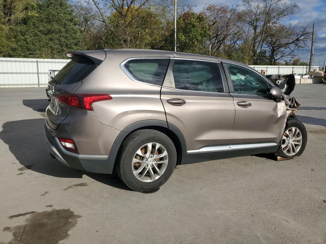 2019 Hyundai Santa Fe Se - Image 3