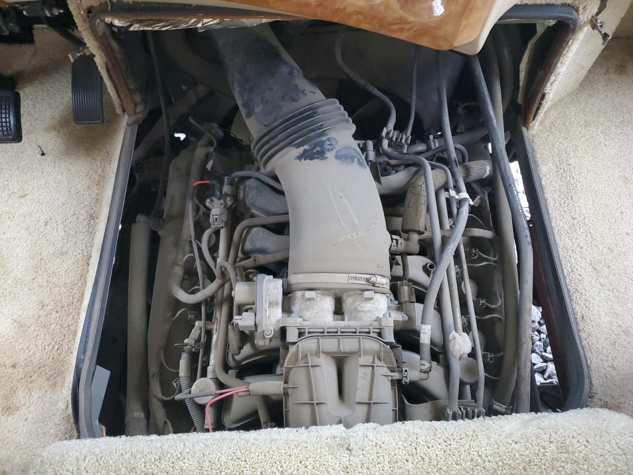 2009 Four Winds Hurricane - Rv - Image 7