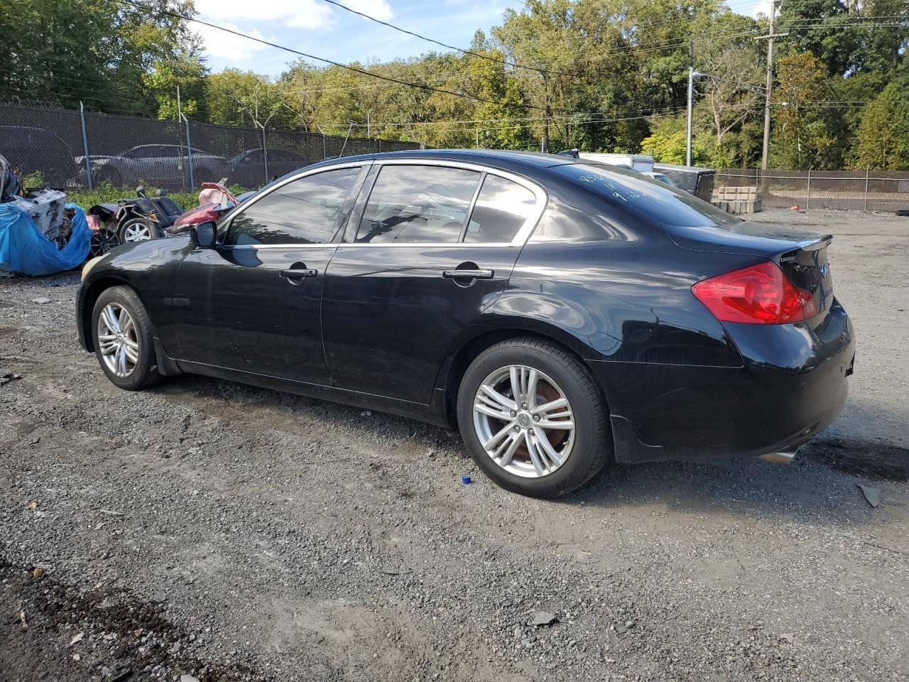 2013 Infiniti G37 - Image 2
