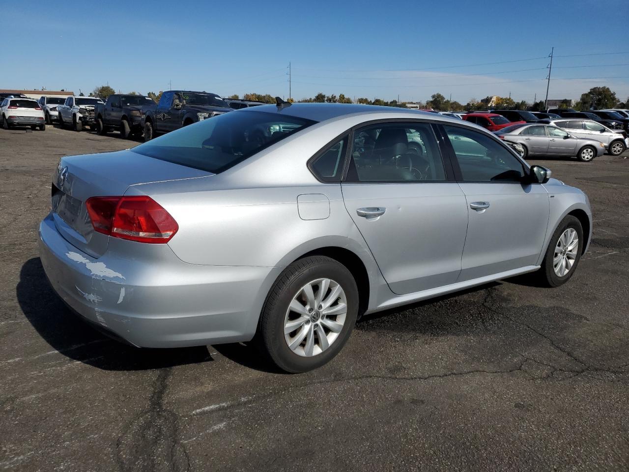 2013 Volkswagen Passat S - Фото 3