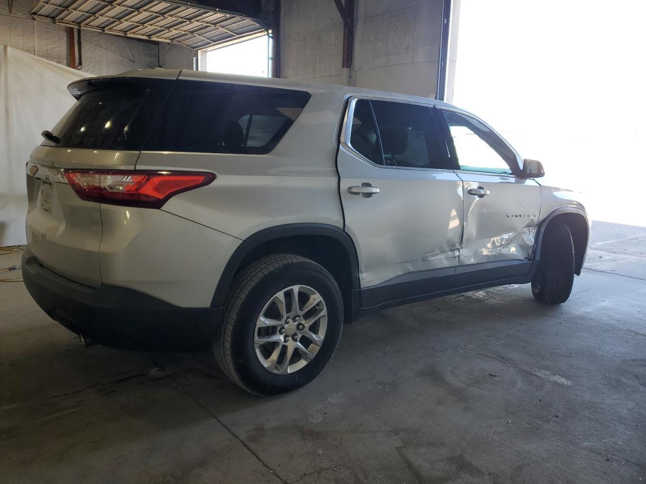 2018 Chevrolet Traverse Ls - Image 3