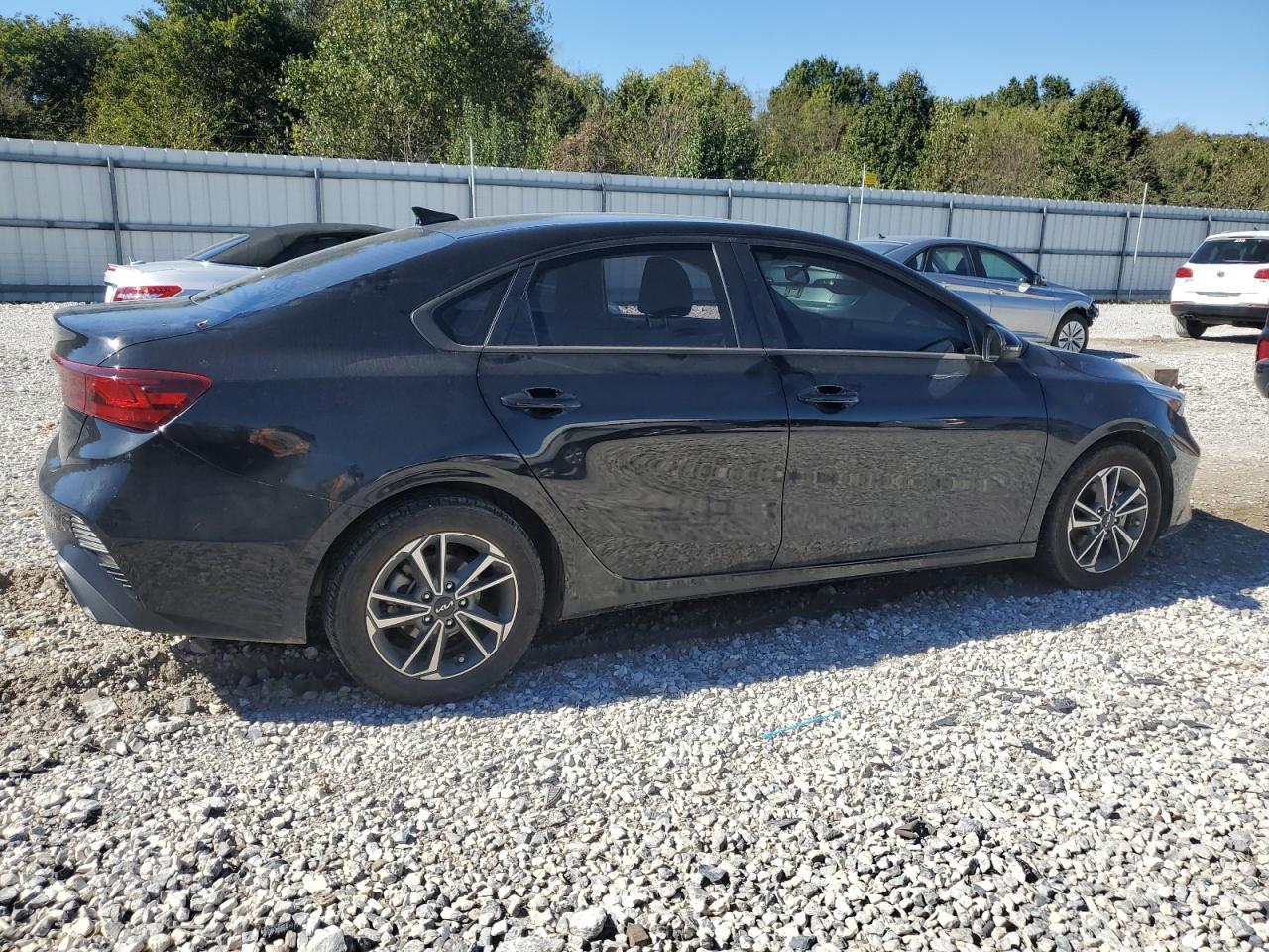2023 Kia Forte Lx - Image 3