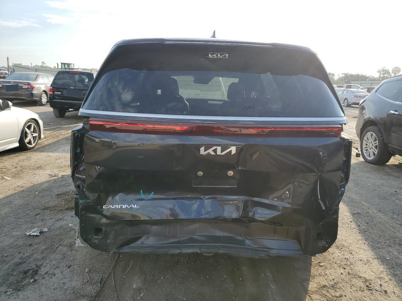 2025 Kia Carnival Lx - Image 6