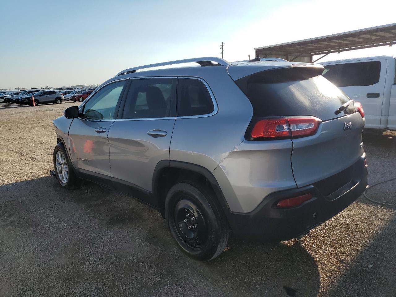 2018 Jeep Cherokee Latitude Plus - Фото 2