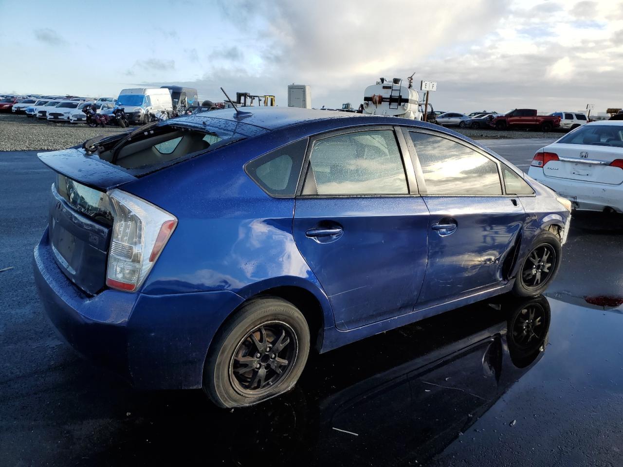 2011 Toyota Prius - Фото 3