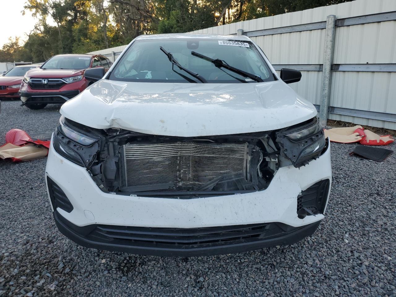 2022 Chevrolet Equinox Ls - Image 5