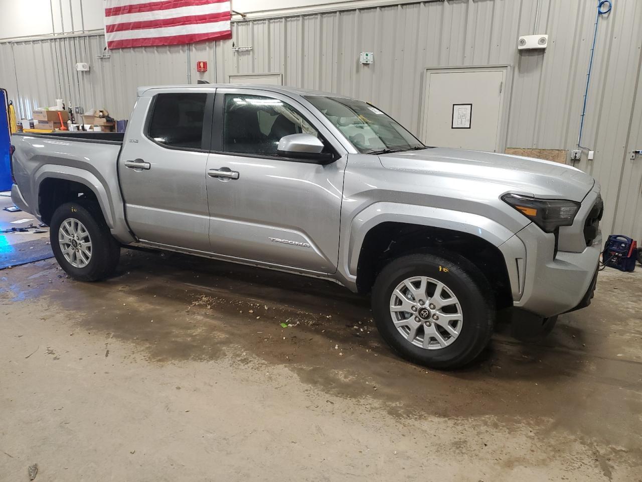 2025 Toyota Tacoma Double Cab - Image 4
