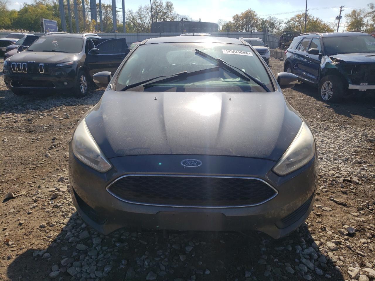 2017 Ford Focus Se - Image 5