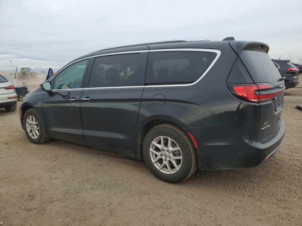 2021 Chrysler Pacifica Touring L - Image 2