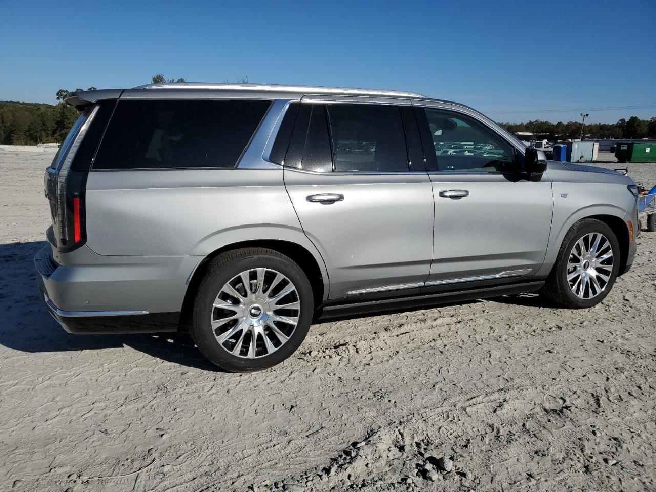 2025 Cadillac Escalade Premium Luxury Platinum - Image 3