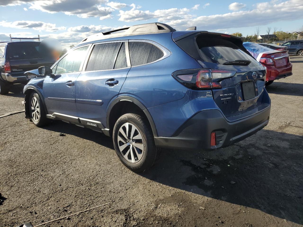 2022 Subaru Outback Premium - Фото 2