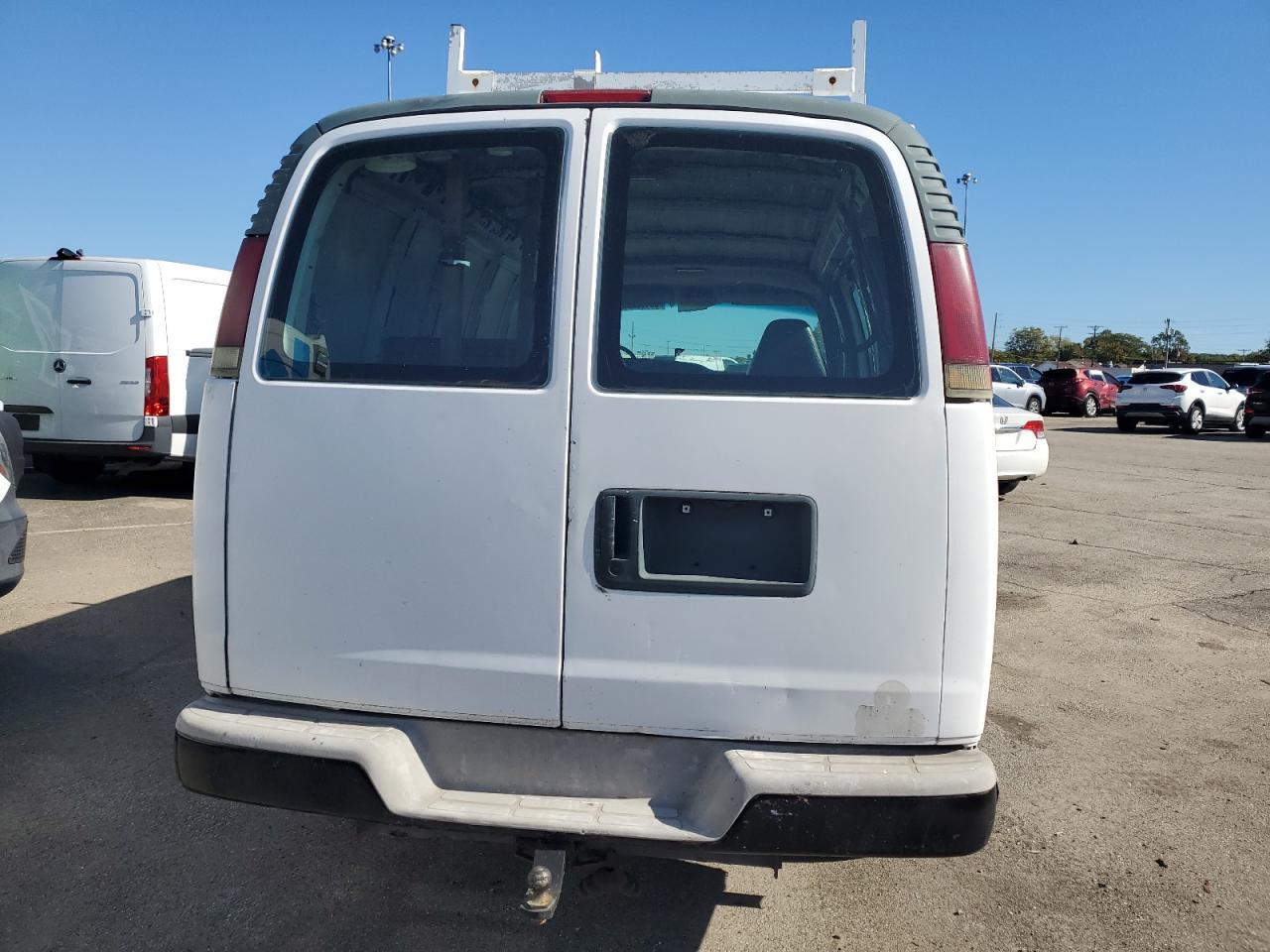 2002 Chevrolet Express G2500 - Фото 6