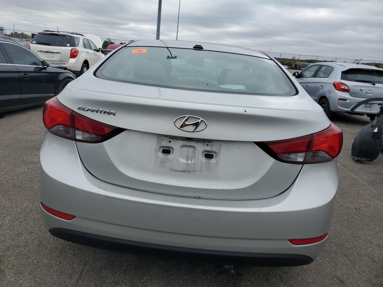 2016 Hyundai Elantra Se - Фото 6